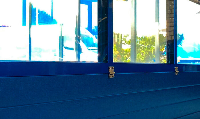 Bekijk de geïsoleerde overheaddeur van Matex